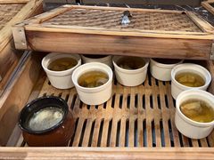 -广州万富希尔顿酒店·感趣自助餐厅·金秋蟹宴生蚝海鲜刺身