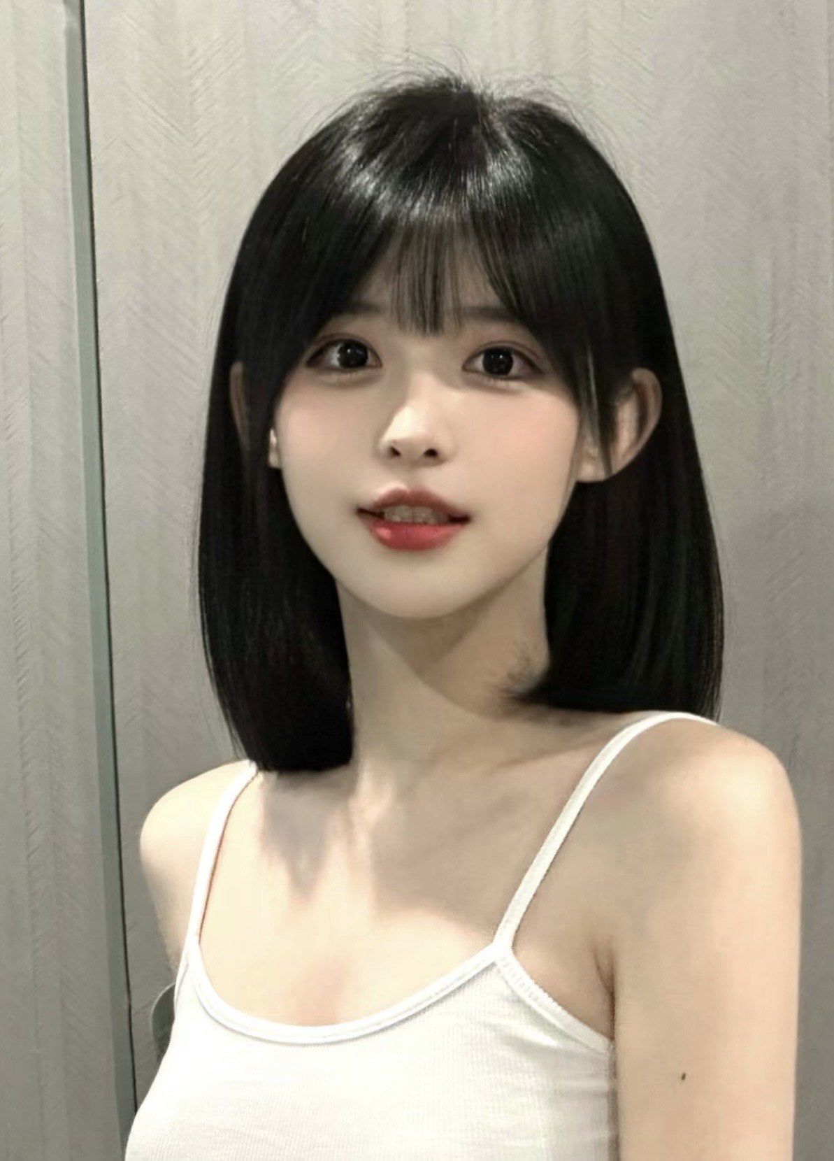 齐肩发🧩法式刘海