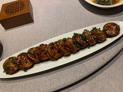 香煎鹅肝藕饼-三利音·东方司宴(外滩店)