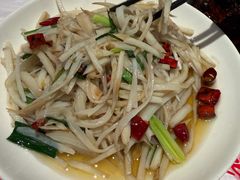 蒜苗炒藕丝-辣螃铠盆盆蟹大排档(海昌店)