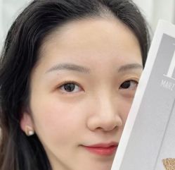 -林小西 · 专业半永久纹眉