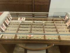 -三目眼镜·蔡司视觉合作店(青浦宝龙店)