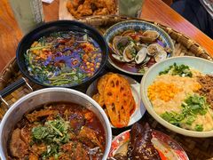 -爆炸头阿姨小四川正宗川味小吃(无任何分店)