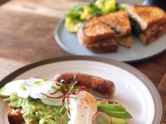 牛油果温泉蛋吐司-O'mills Sourdough Bakery&Bistro(永嘉路店)