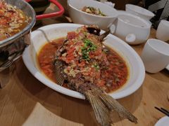 香煎鲫鱼-费大厨辣椒炒肉(万家丽一店)