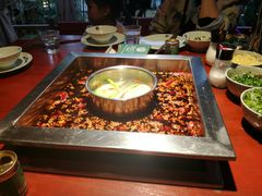 -二荆条·蜀鲜汇城市森林火锅