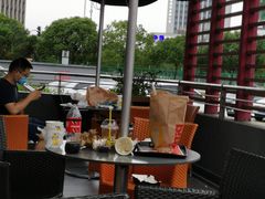 露天位-麦当劳(外高桥DT店)
