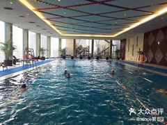 -上海龙之梦万丽酒店游泳池