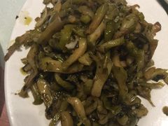 橄榄菜炒榨菜-老昌春饼(中央大街店)