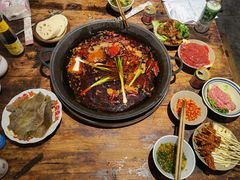 -四小区火锅·巷子里的重庆火锅(花照壁店)