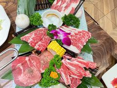 和牛六拼-明洞阿姨·韩式酱蟹烤肉·创意料理(三元桥店)