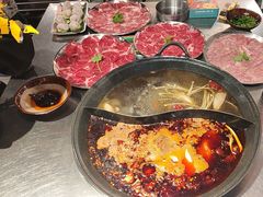 -鹿鸣山草本茶香火锅(园西路店)