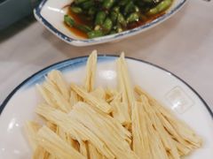 -霄汉牛三鲜湖北砂锅菜(万松园2店)