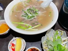 -大头虾越式风味餐厅(光明广场店)