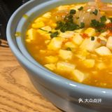 厌倦了千篇一律性冷淡风格，这家充满强烈复古感和古典主义的餐厅