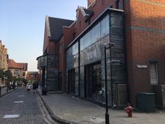 -钟书阁(松江泰晤士小镇店)