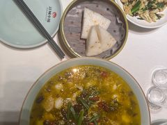 招牌酸菜鱼-江城小馆陕南妈妈菜·全球旅行餐厅(钟楼店)