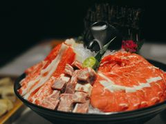 牛肉三重奏-煲宫猪肚鸡(晶品店)