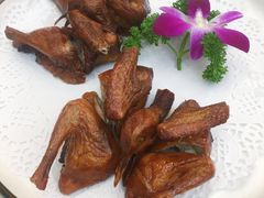 石岐乳鸽-轩记海鲜餐厅·四十五年老字号·经典粤菜(西区彩虹店)