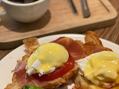 -Common Table · Brunch & Coffee