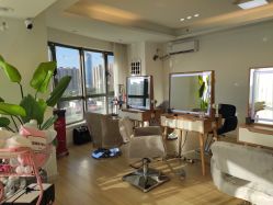 -E.L.K造型momopark店