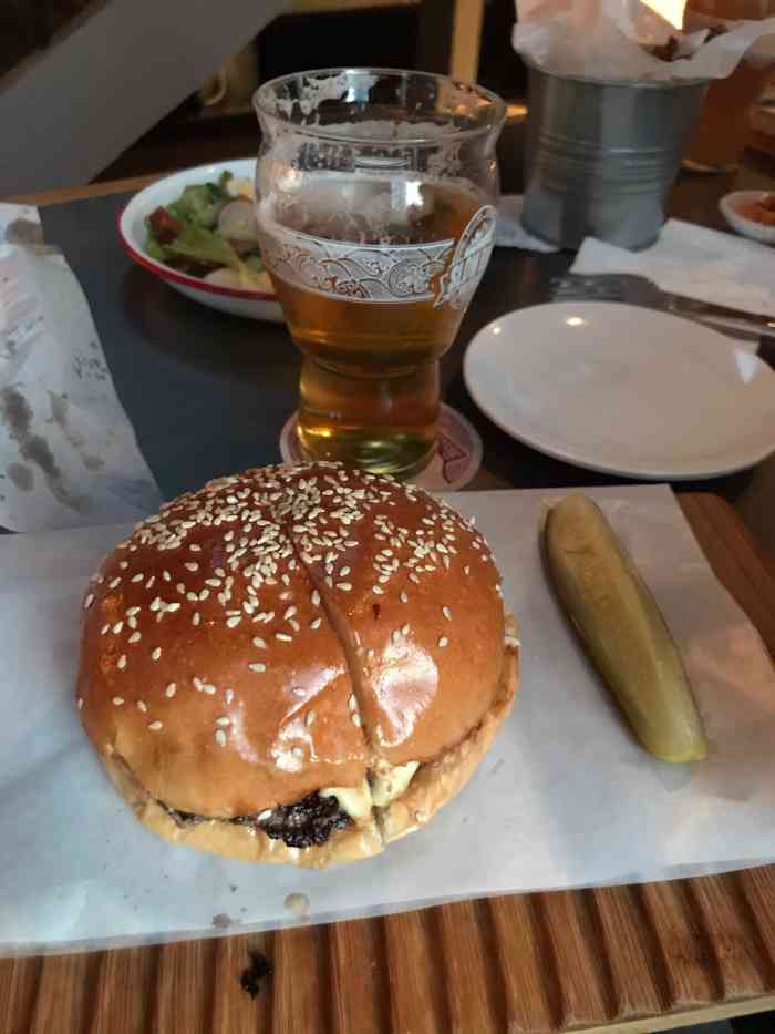 悠航slowboat(三里屯店)-"汉堡绝对不会令人失望,从东四八条到三里屯.