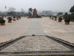 大门前的景象-穹窿山景区