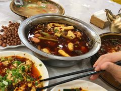 -乡土特色.冷锅鱼.牦牛肉汤锅