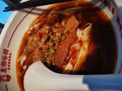 -呷佬·长沙手工米粉(金沙江路店)