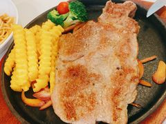 铁板西冷牛扒配黑椒汁-维园港式茶餐厅(龙岗盛平店)