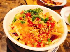 -沪小二炭火蛙锅(淮海中路美食不夜城店)