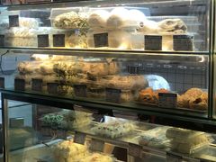 -白玉兰食品甜凤店(合生汇店)