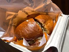 松露菌菇奶酪牛肉汉堡-JPG canteen(广州寺右公馆店)