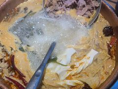 -洱火云南酸菜牛肉火锅(石景山当代商城店)