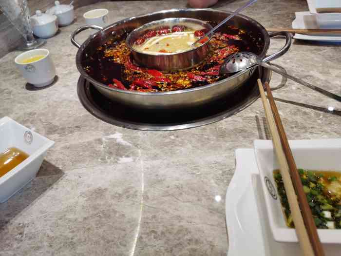 麦香园火锅(银石四季店)-"又来到一家历史悠久的老火锅店,作为重庆新.