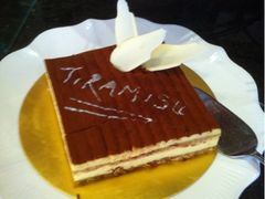 蛋糕-广州花园酒店-凌璇阁360度高空海鲜自助餐CAROUSEL