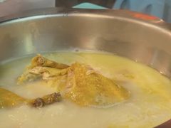 -鲜入围煮花胶鸡海鲜火锅