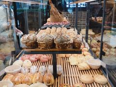-焙丽拾光(麦凯乐直营店)