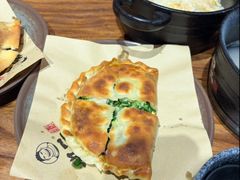 蛤蜊荠菜合饼-地二手作鱼汤馄饨(上街里店)