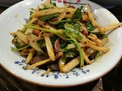莲藕伴卤味-屋顶花园餐厅(步行街老地王大厦店)