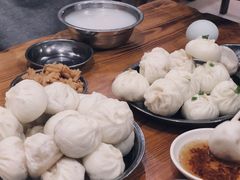肉包-红帽叔叔包子
