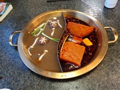-小天鹅火锅·一线江景洪鼎旗舰店(洪崖洞店)