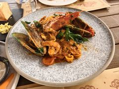 -Mark&Mars Restaurant