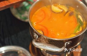 Ten-Second Sour Soup Wagyu Beef Hot Pot