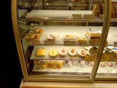 面包甜点陈列柜-一鸣真鲜奶吧(动车南站店)