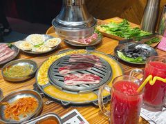 -青瓦炭韩潮烤肉(花园道店)
