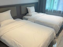 -鹏城丽景酒店(华强北红岭地铁站店)
