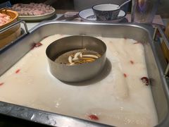 竹荪-尚尚仙·酸汤猪手·猪肚鸡火锅(华联万柳购物中心店)