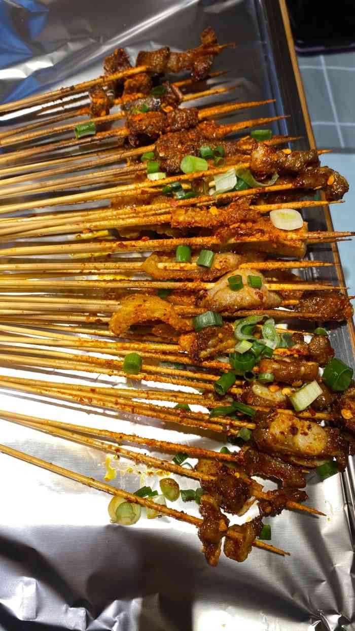 妖艳儿把把烧宜宾烧烤(簇桥店)-"味道一般,五花肉一点不香,第二天拉