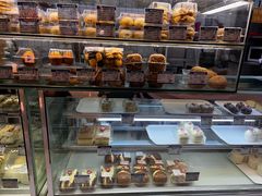 -白玉兰食品甜凤店(合生汇店)